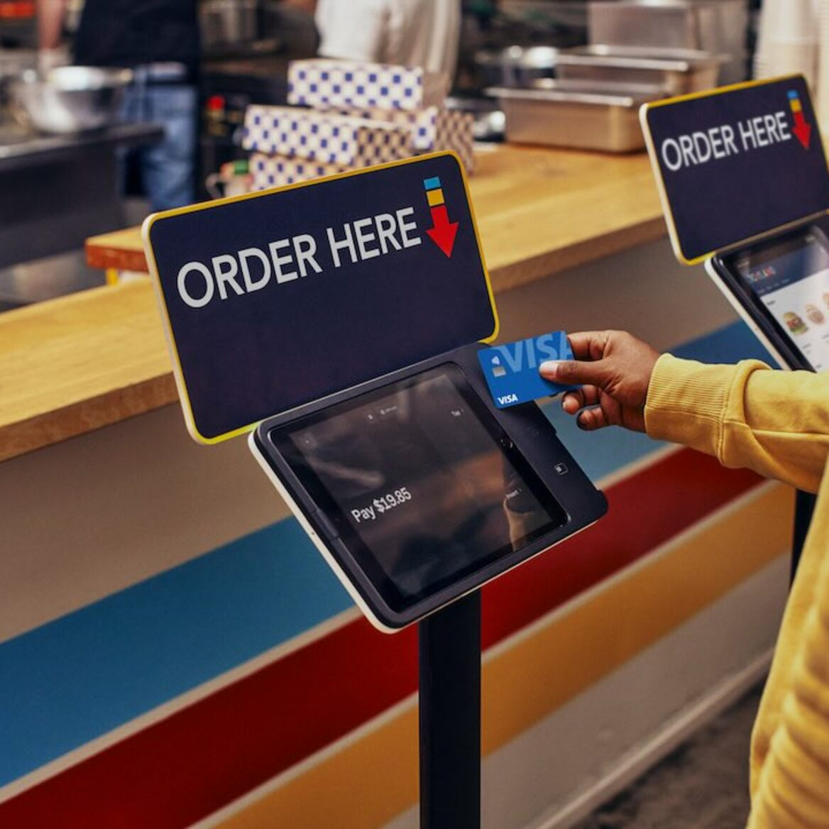 Ano ang isang self-service kiosk?