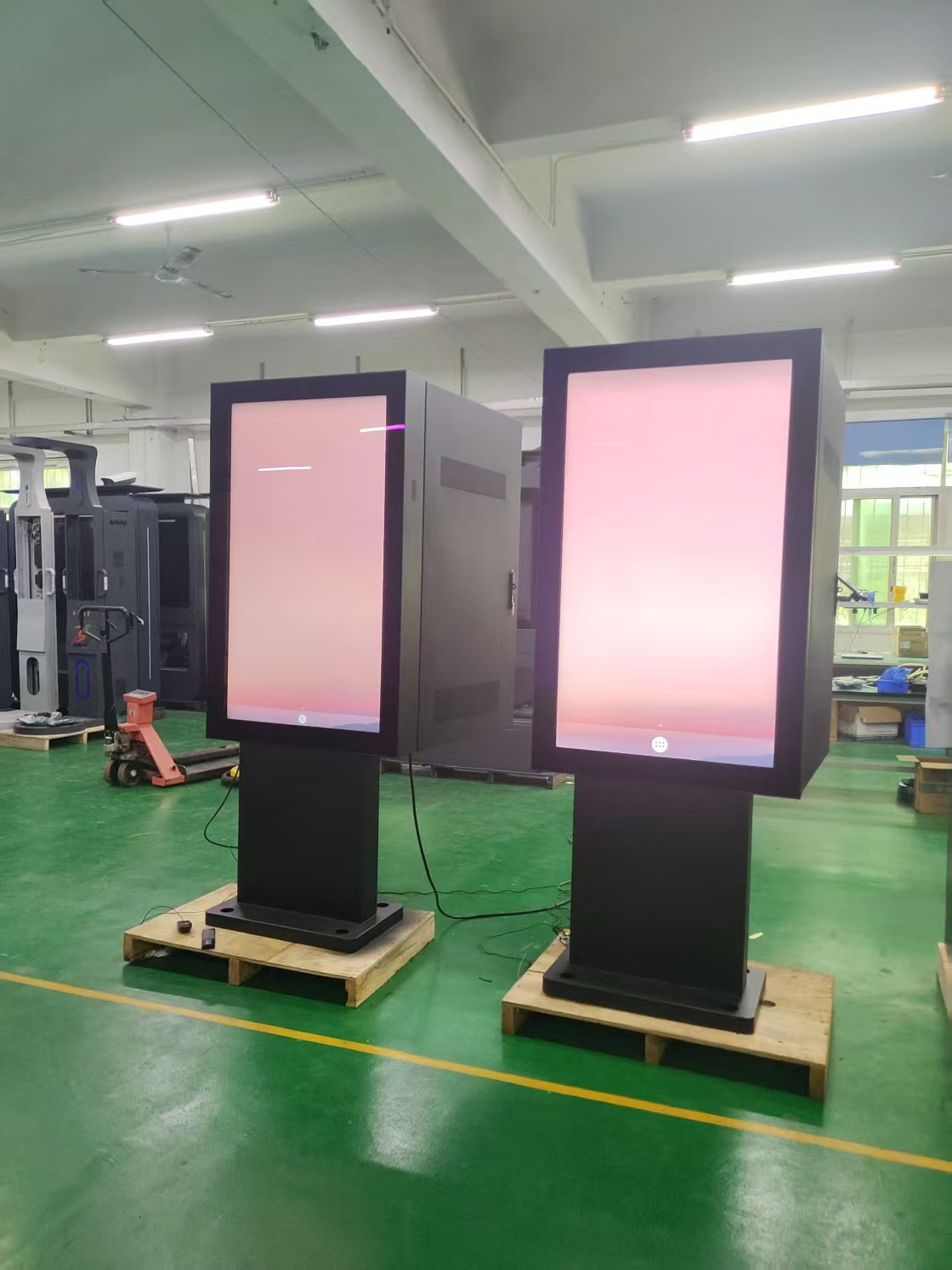4K 43inch panlabas na kiosk video player IP66 hindi tinatagusan ng tubig
