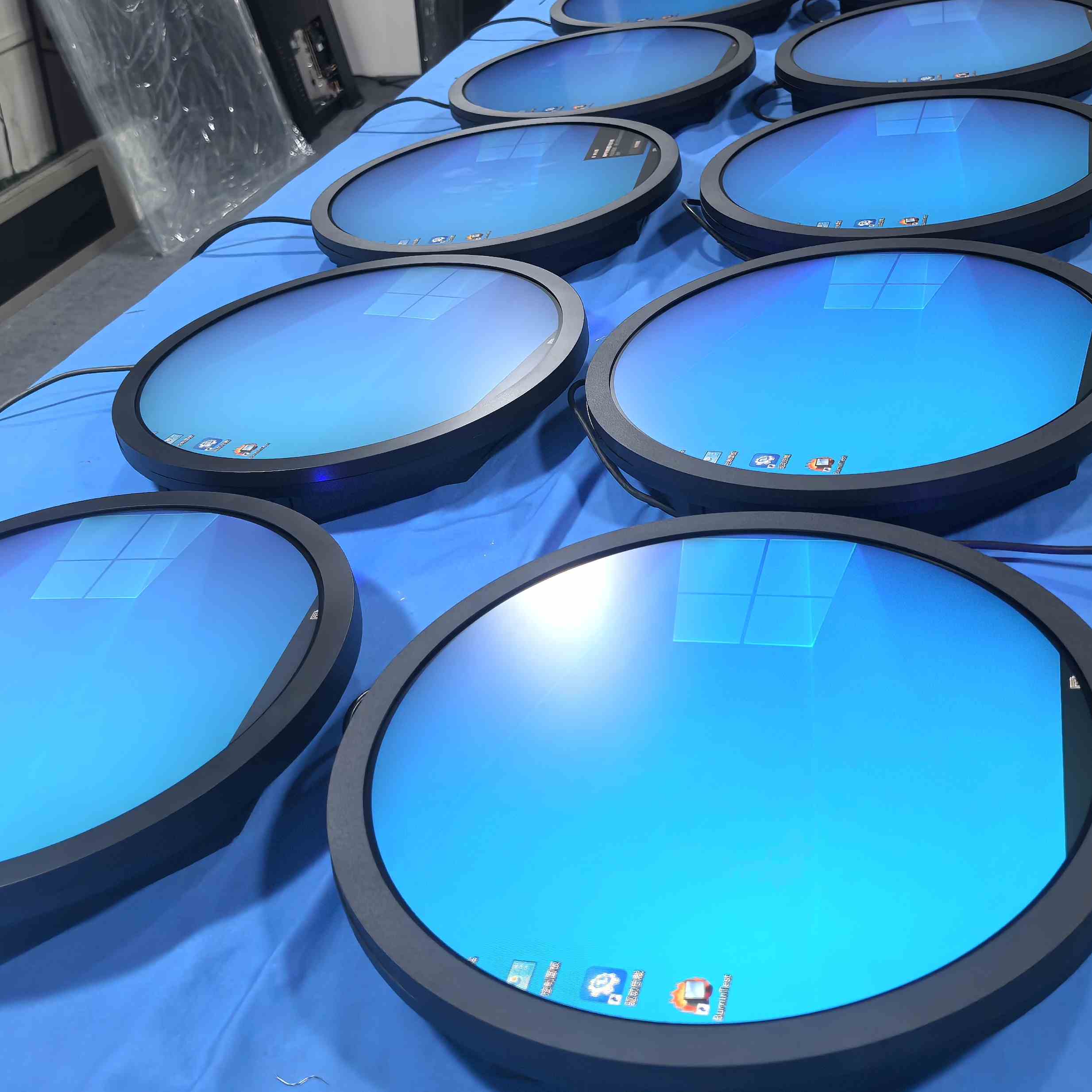 Pabilog na 23.6 pulgada LCD capacitive touch screen